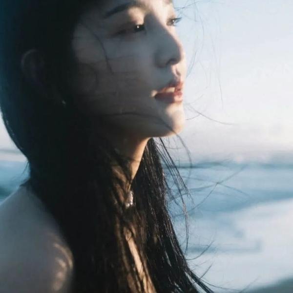 艳谍飘香
